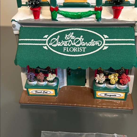 Snow Village Department 56 Secret Garden Florist & Greenhouse.  Set of 2 - Picture 2 of 15